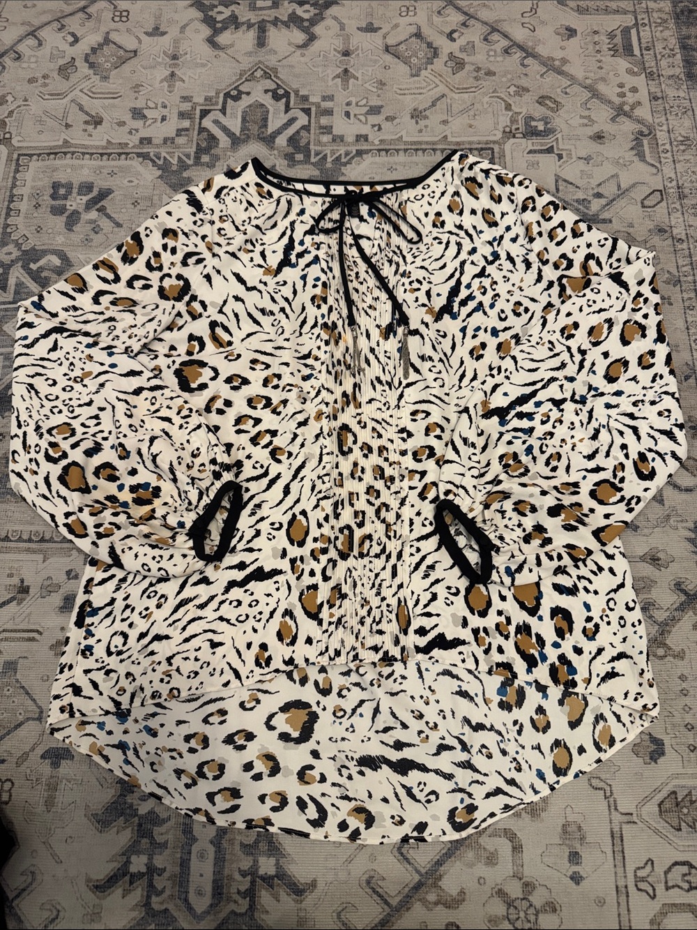 White House Black Market Large Animal Print Pleated Tassel Tie Blouse Sz Lg